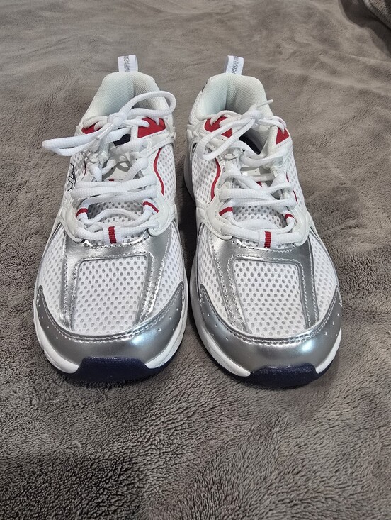 Avia Shoes - New Womens Size 8 Avia